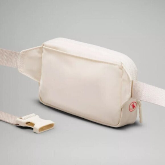 Lululemon White Team Canada Future Legacy Mini Belt Bag COC CPC Logo - BNIP - Picture 3 of 5